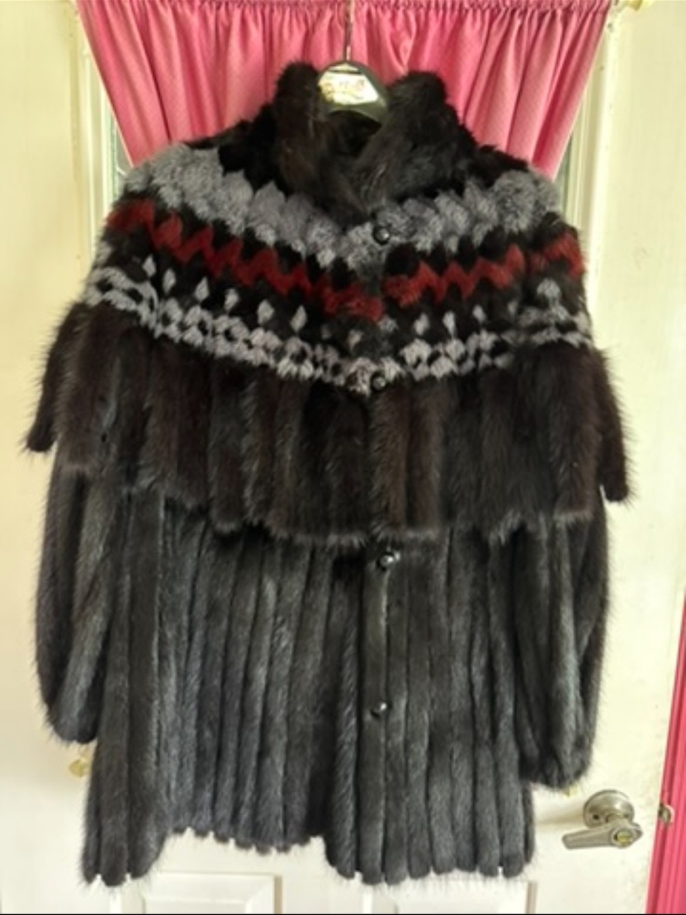 Luxury Black Mink Coat with Gray & Red Pattern
